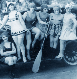 Vintage swimwear - be a retro bathing beauty