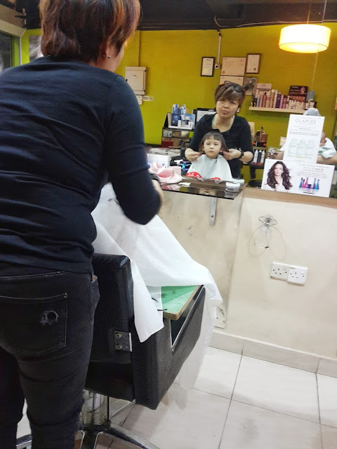 DHIA BATRISYA GUNTING RAMBUT ! DHIA BATRISYA GUNTING RAMBUT !