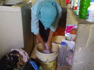 Ada Cewek Cantik Menjadi Tambal Ban Anda KAGUM Istri Kerja Keras Suami DIAM SAJA