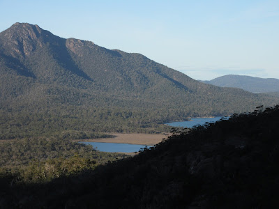 Vistas desde el mirador Wineglass Bay, en Freycinet, Tasmania Vistas desde el mirador Wineglass Bay, en Freycinet, Tasmania