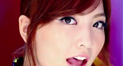 Kara Jiyoung eyes pretty