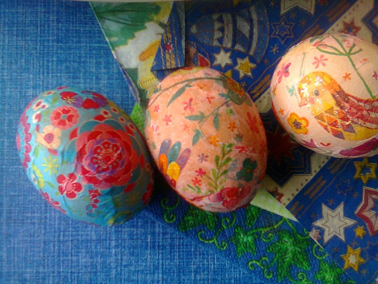 F I N S K A Pravoslavni Uskrs I Farbanje Jaja Salvetama