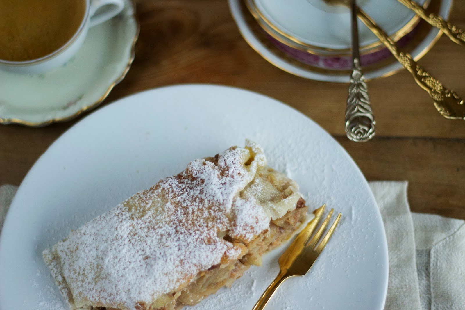 küchen.wind: Altwiener Apfelstrudel | handgezogen