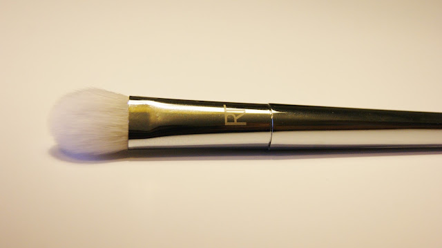 Real Techniques Bold Metals 200 Oval Shadow Brush Handle