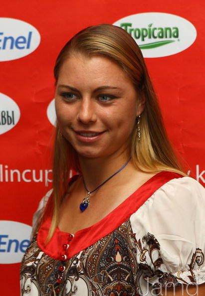 Celebrity Swimsuit: Zvonareva Vera Profile, Images And Wallpapers