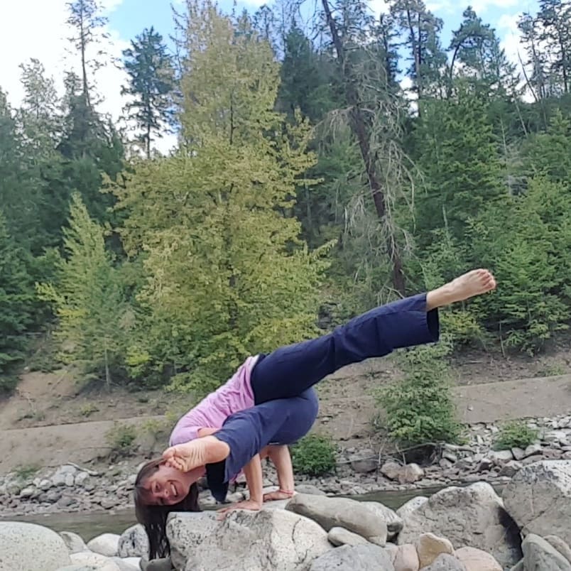 Start your own home yoga practice (+ a few of my fave videos) Farm Girl