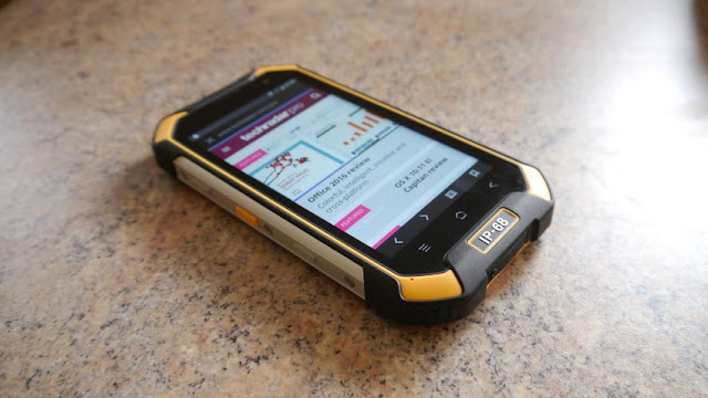 Percaya atau Tidak. Kabarnya 5 Smartphone ini Tak Rusak Sedikitpun Meski Dijatuhkan dari Lantai 5 Percaya atau Tidak. Kabarnya 5 Smartphone ini Tak Rusak Sedikitpun Meski Dijatuhkan dari Lantai 5
