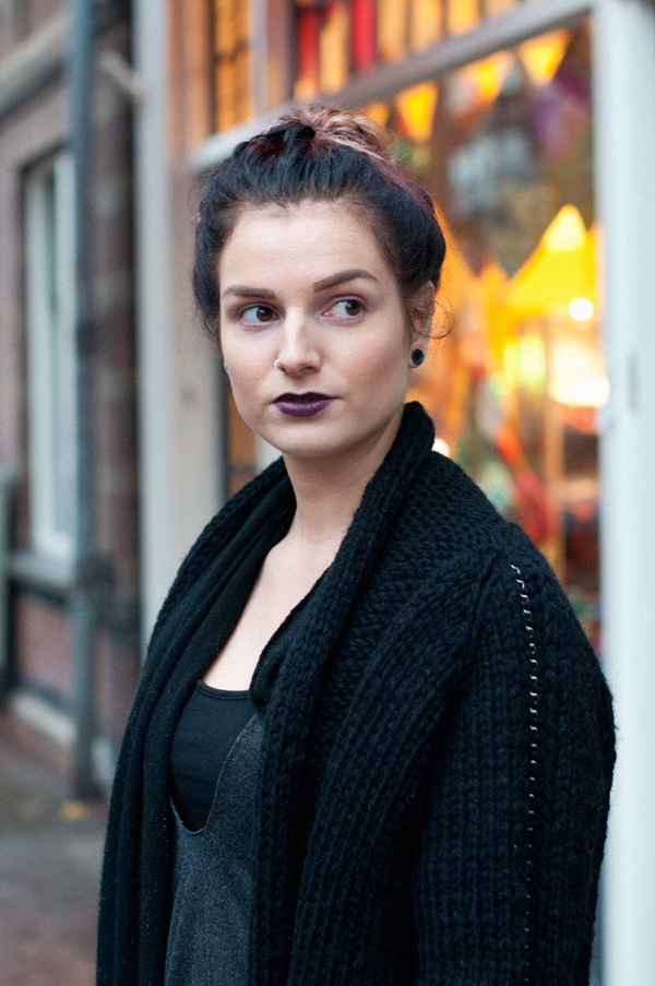 Dam Style Paint it black