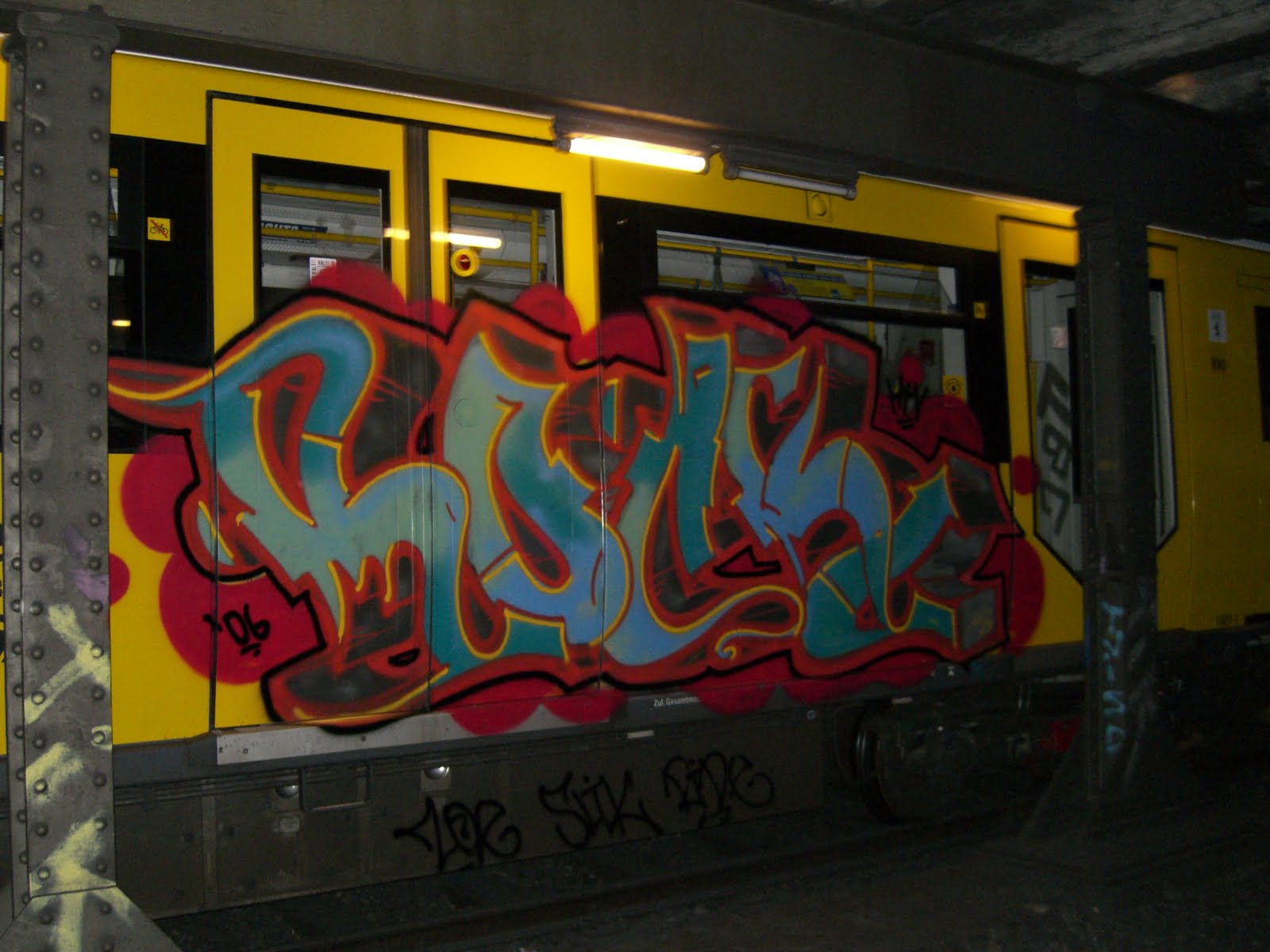 all new pix1: U Bahn Wallpaper