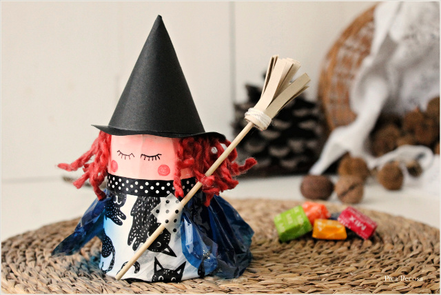 como-hacer-bruja-halloween-vaso-carton-reciclado-diy-foto-final