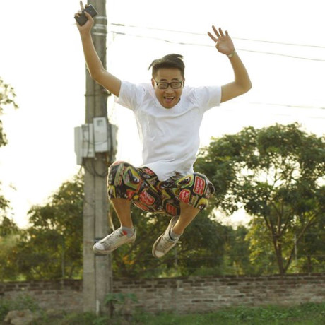 Chàng phụ xe buýt ở Hà Nội hút hồn hành khách nữ - Ảnh 9 Chang phu xe buyt o Ha Noi hut hon hanh khach nu - Anh 9