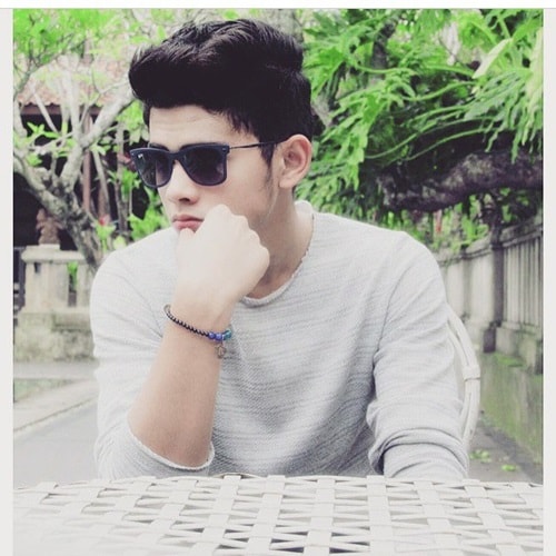 28 Foto Aliando Syarief Paling Keren Sepanjang Masa