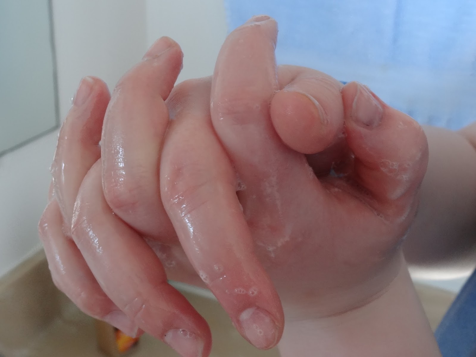 kids, wash hands, gentle family soap, moisturing