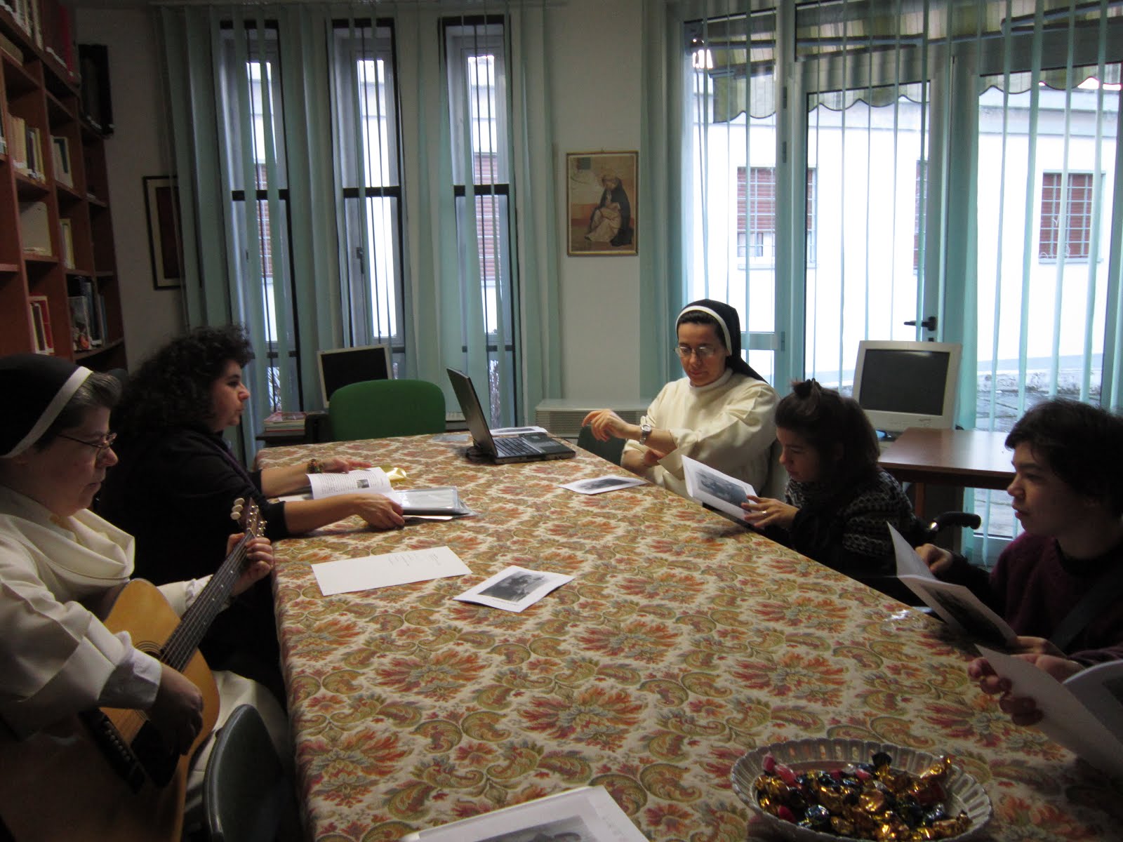 In dialogo con i giovani Sorella Maria di Campello