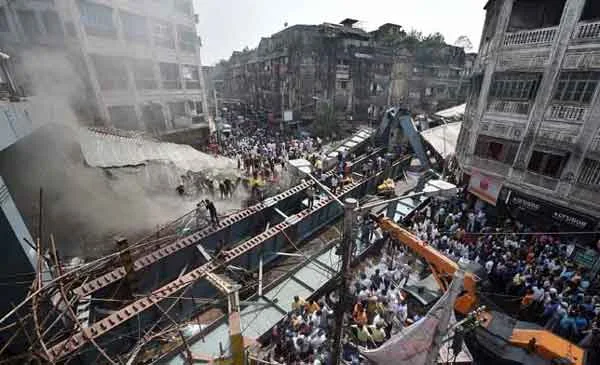 18 Dead In Kolkata Flyover Collapse, Army Hunts For Survivors With Heat Cameras, Fly over, Collapse, Report, National