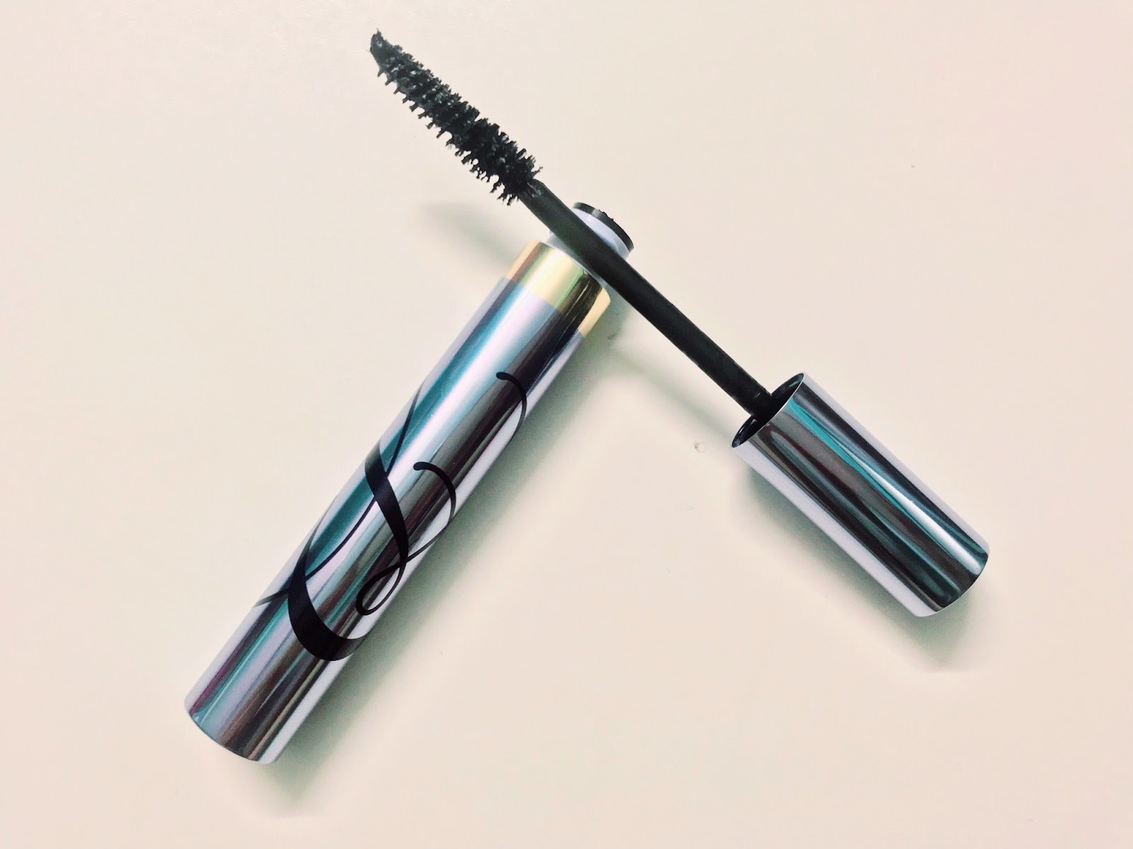 Estee Lauder Sumptuous Waterproof Extreme Lash Mascara Review