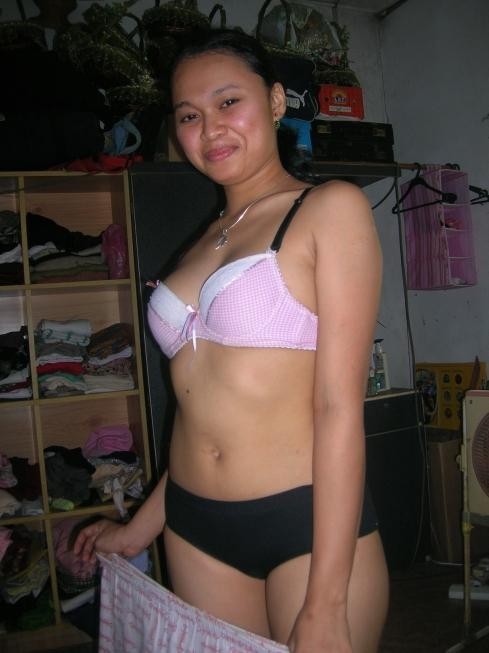 Beautiful Filipina Girlfriend S Lewd Spreading Legs Photos