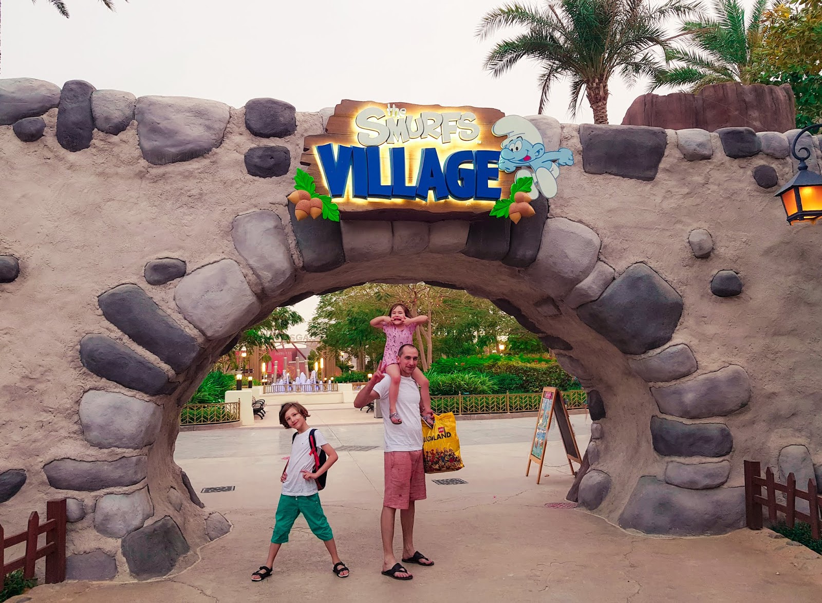 Dubai parks and resorts; #visitdubai #legoland #motiongate #dubaiparks #adventuretime #dubaj #smerfy #legodubaj #lego #legolanddubaj
