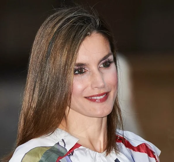 Queen Letizia and Former Queen Sofia host a dinner at the Almudaina Palace in Palma de Mallorca. Letizia wore Juan Vidal Floral dress, Malababa bag, Magrit sandals, Tous earrings