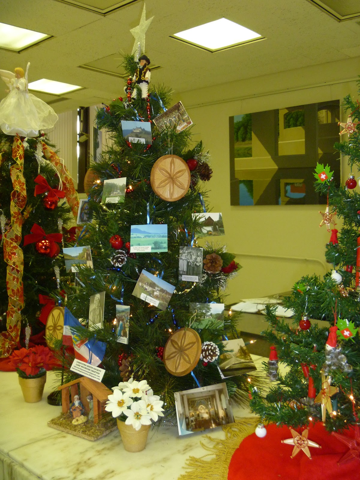 Lake Michigan Rusyns CHRISTMAS TREES FROM AROUND THE WORLD
