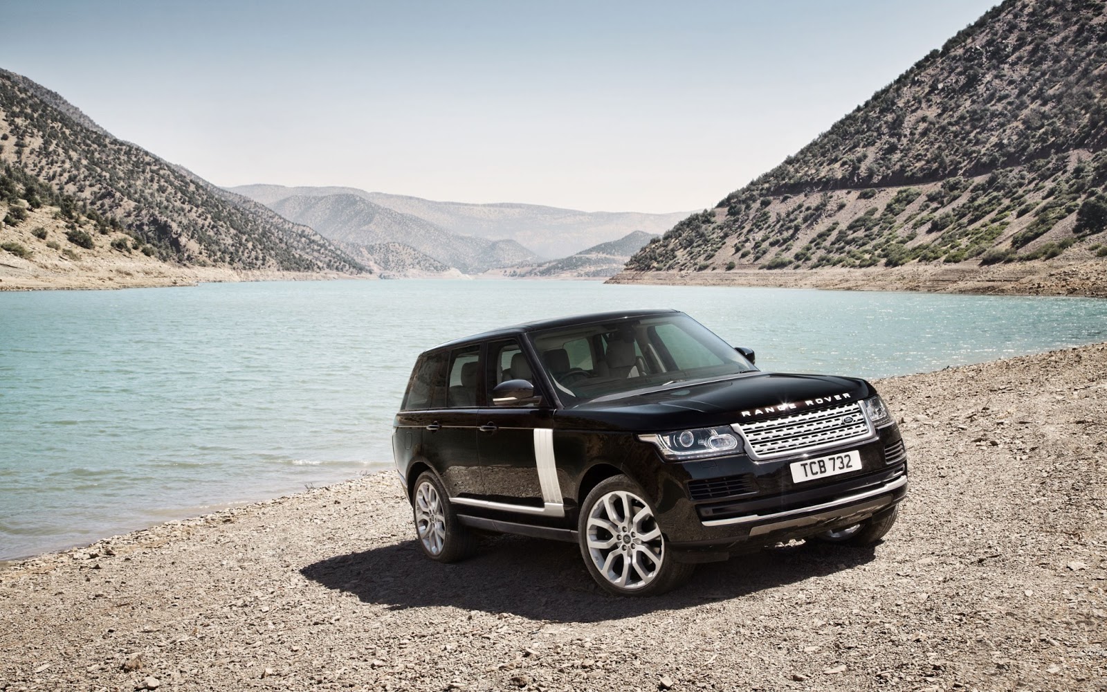 http://2.bp.blogspot.com/-bortwtKB89A/UPAyicuBHCI/AAAAAAAAPdE/70KTUPjAfIM/s1600/2013_land_rover_range_rover_3-wide+(1).jpg