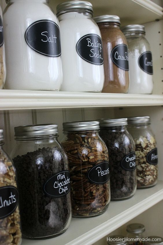 How To Organize Your Pantry Using Mason Jars / Home Decor & Weddings