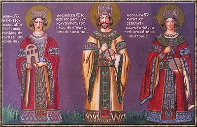 Η κτητορική παράσταση των Μεγάλων Κομνηνών στην Παναγία Θεοσκεπάστου, όπως αποτυπώθηκε από περιηγητές του 19ου αιώνα. Εικονίζονται ο Αλέξιος Γ΄ (1349-1390), η σύζυγός του Θεοδώρα Καντακουζηνή και η Ειρήνη, μητέρα του Αλεξίου Γ΄, η οποία κρατά ομοίωμα ναού.