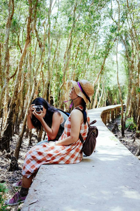 Di du lich voi hoi ban gai ma thich the nay, thi can gi nguoi yeu nua? - Anh 13