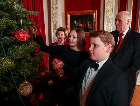 Queen Sonja, Crown Princess Mette-Marit, Crown Prince Haakon, Princess Ingrid Alexandra and Prince Sverre Magnus