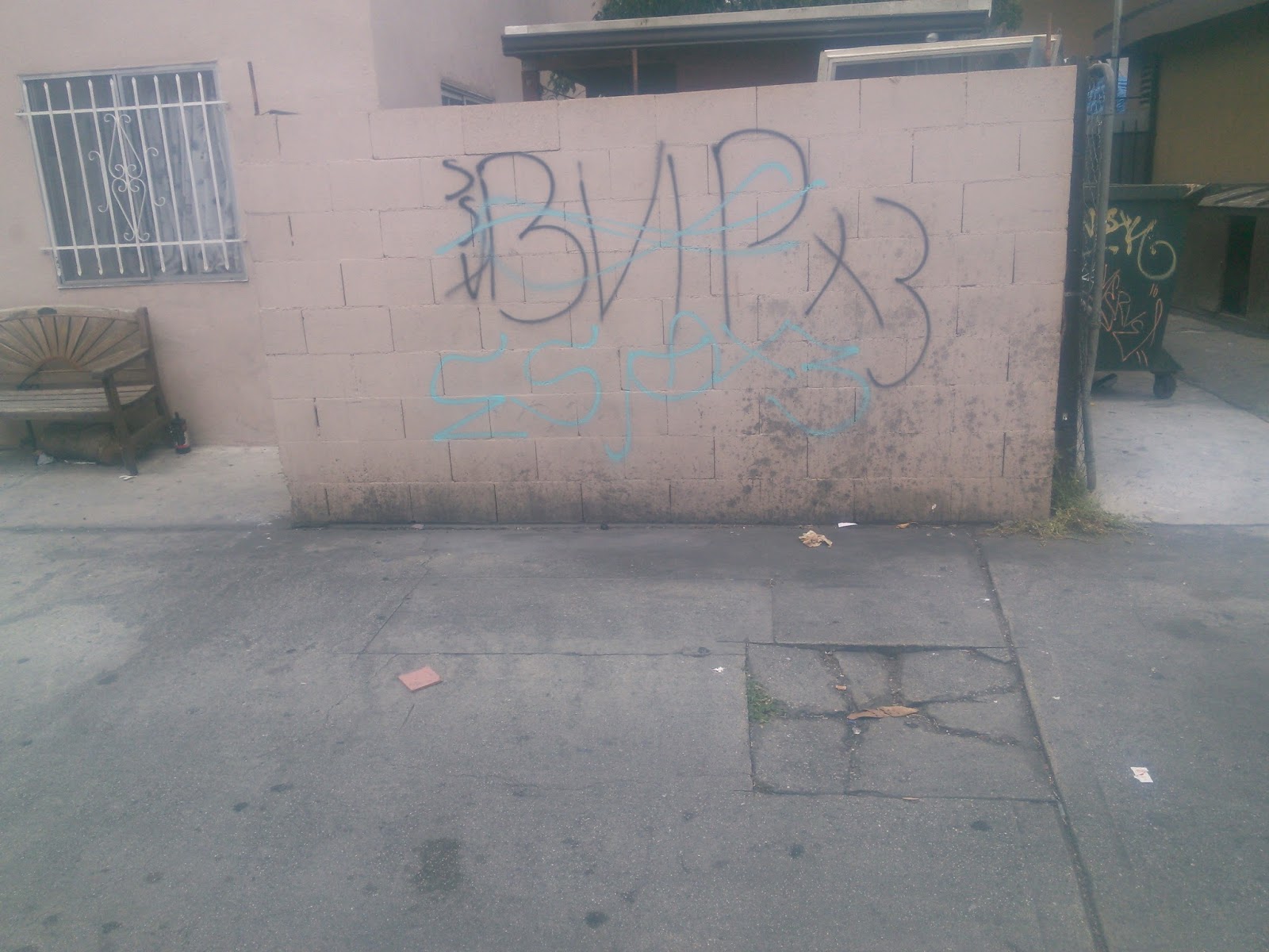 sureno 13 gangs graffiti East side paramount 13