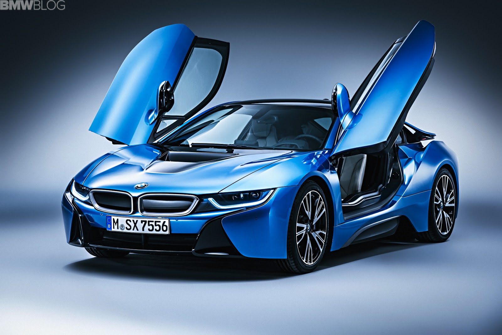 Chủ siêu xe BMW i8 giá 7 tỷ đồng ở Hà Nội là học sinh ~ Thế Giới Xe Độ