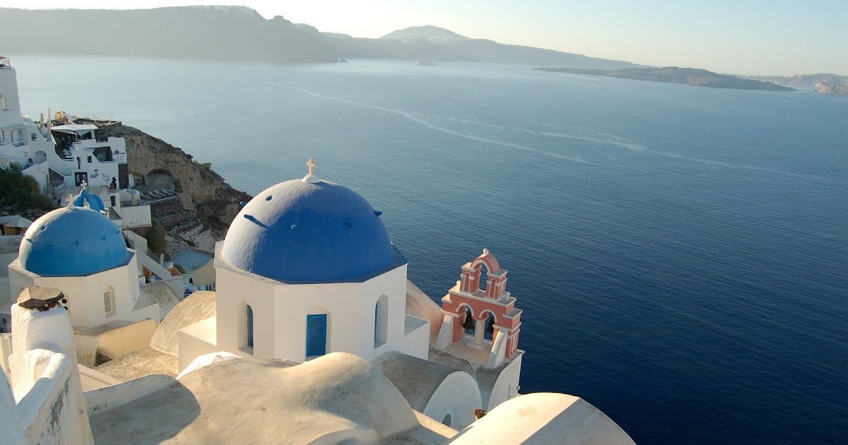 Best Airbnb's in Santorini, Greece - 5 best AirBnB's for your next trip to Greece