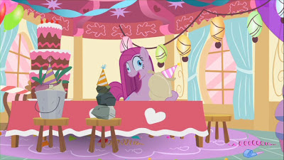Pinkie Pie loses it in "Party of One"