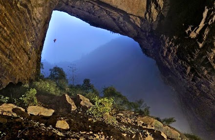 Eξερευνώντας ένα απ τα μεγαλύτερα σπήλαια στον κόσμο