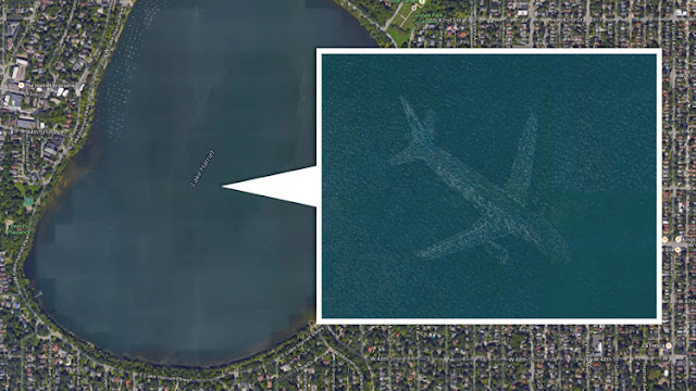 Aparece en Google Earth la figura de un avión comercial en el fondo de un lago Addf