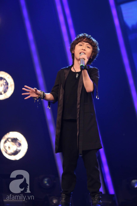 Bat ngo voi su lot xac cua cau be ngheo thi Vietnam Idol Kids - Anh 11