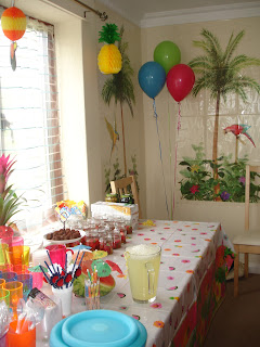 Dancing In The Mud: Tropical birthday party