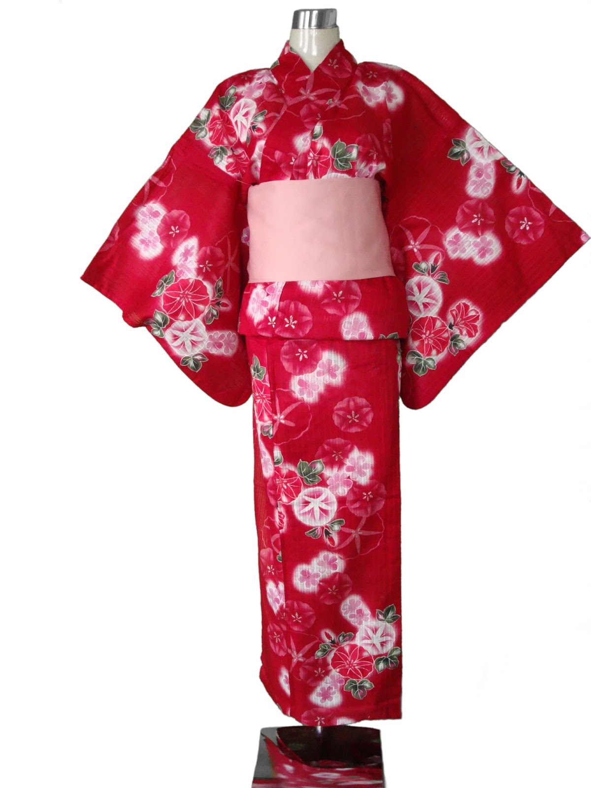 Юката. Кимоно юката женское япония традиционное. Японская юката юката женская. Юката гейши. Японское кимоно юката.