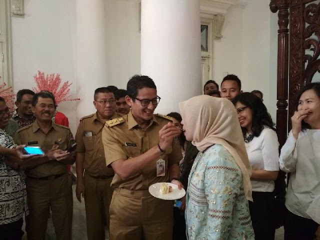 Terobosan Baru Sandi, Balaikota Dijadikan Tempat Rayakan Ultah Ke 48 Istri Tercintanya