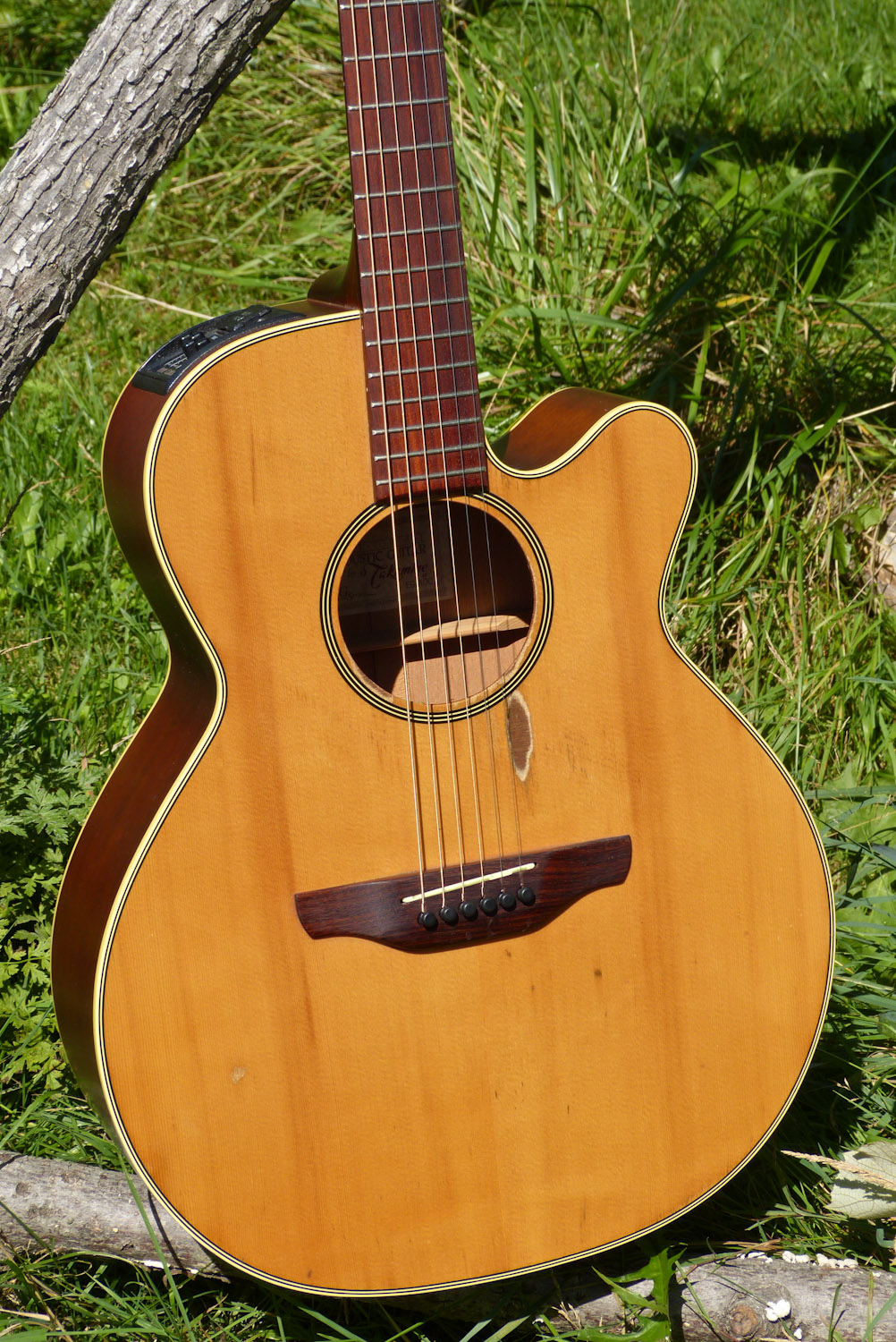 1990s Takamine EG40C Cutaway Acoustic/Electric Guitar