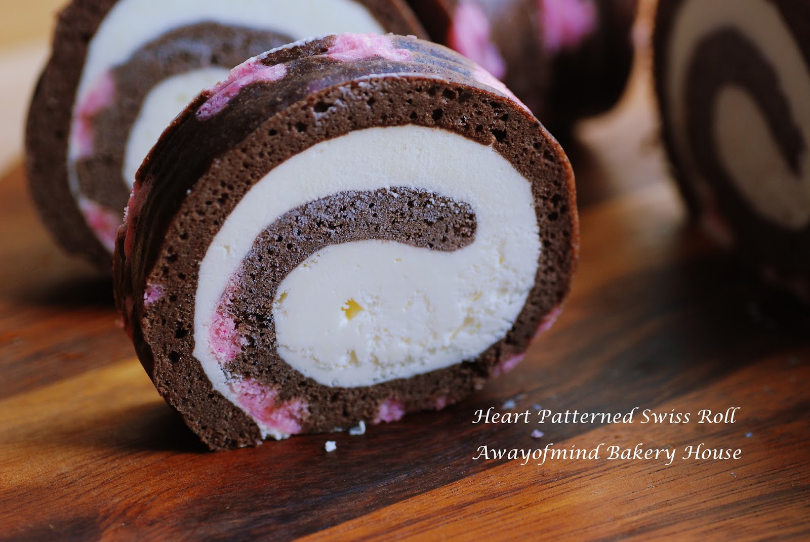 Awayofmind Bakery House Heart Patterned Swiss Roll (with Spinach Juice