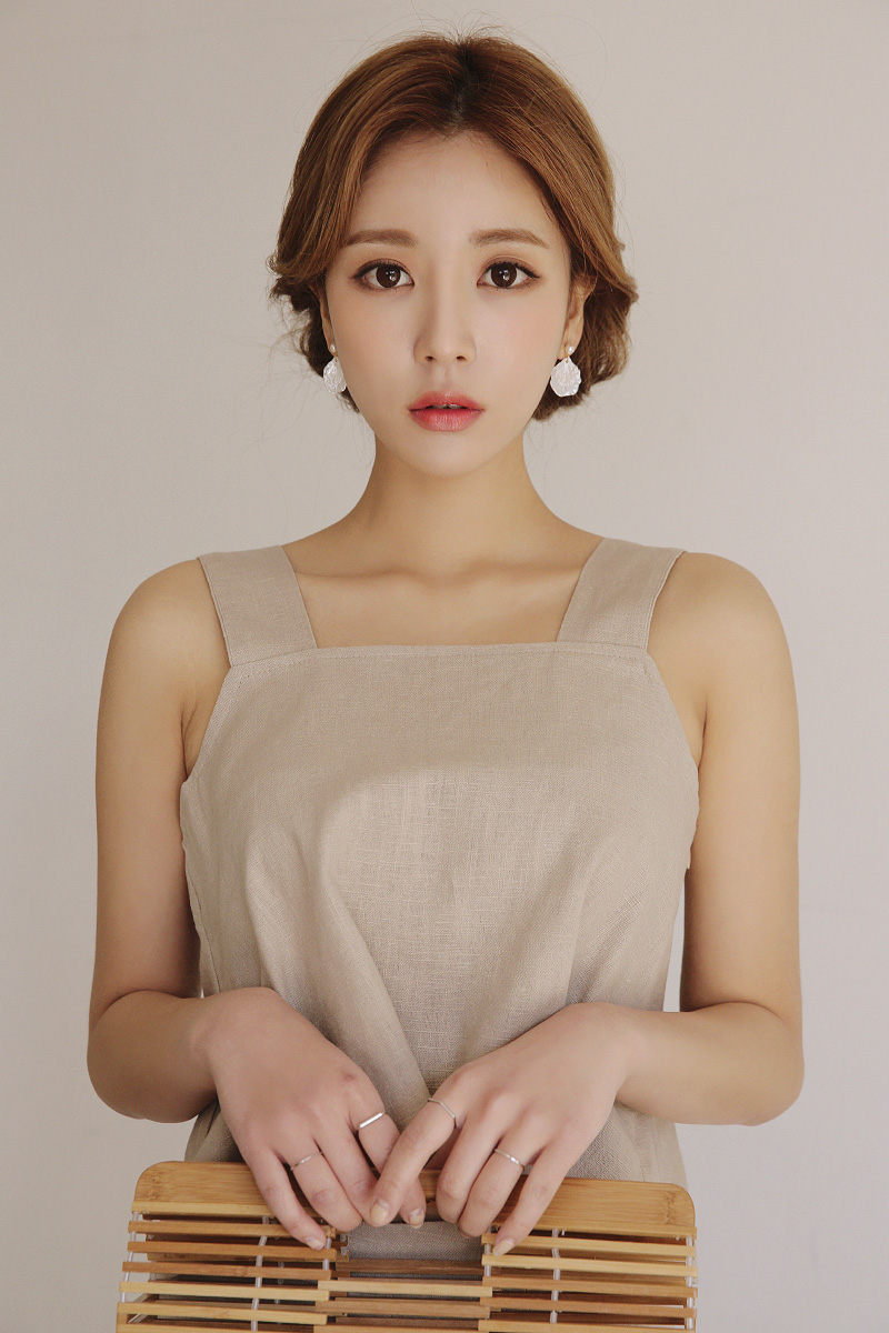 Kim Jung Yeon fashion 05-2017