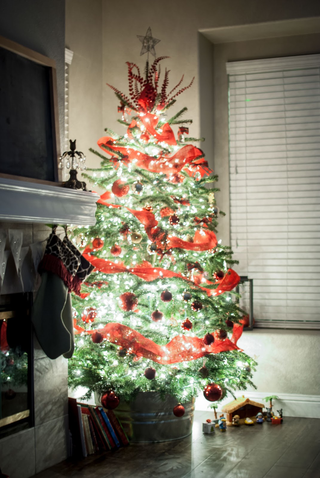 4 Tips For A Kid Friendly Christmas Tree Christmas Tree Decor Blog