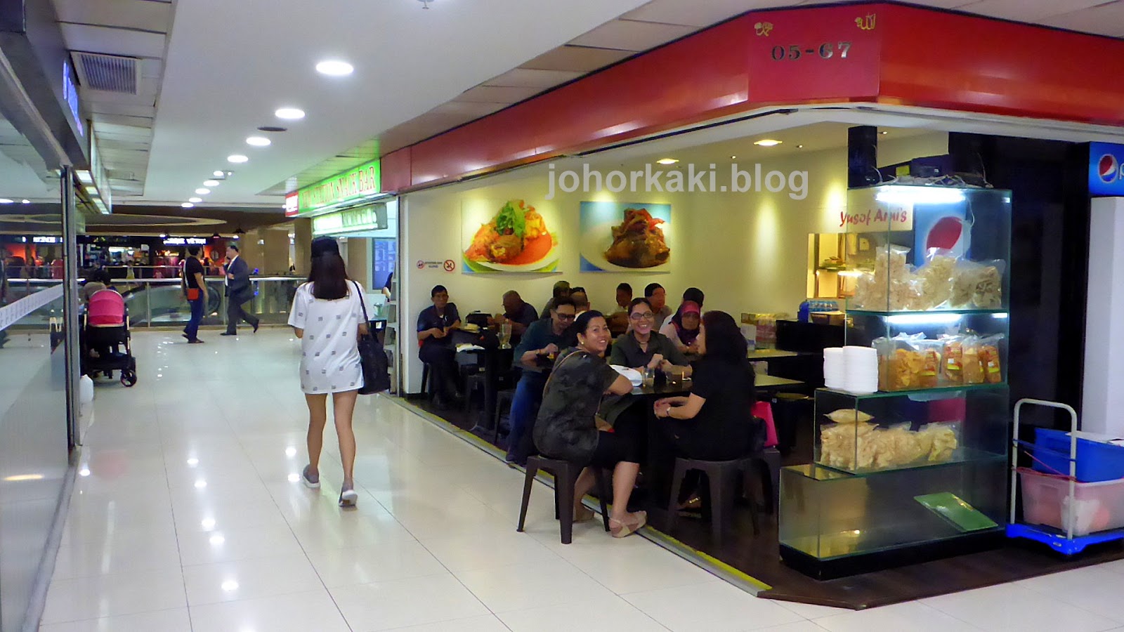 Best Food in Orchard Road Singapore at Yusof Arnie's Malay Food Stall ⭐