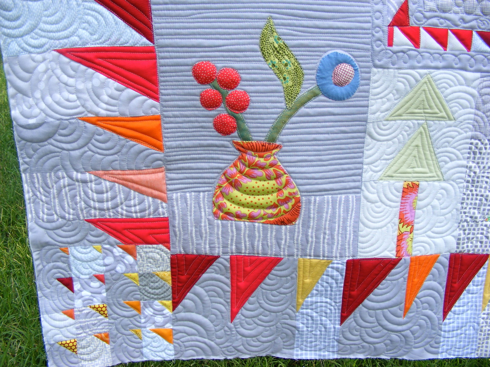 TIA CURTIS QUILTS Free Piecing Class at Show Me Quilting!