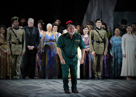 IN PERFORMANCE: baritone GORDON HAWKINS as Amonasro (center) in Washington National Opera's production of Giuseppe Verdi's AIDA, 10 September 2017 [Photo by the author]