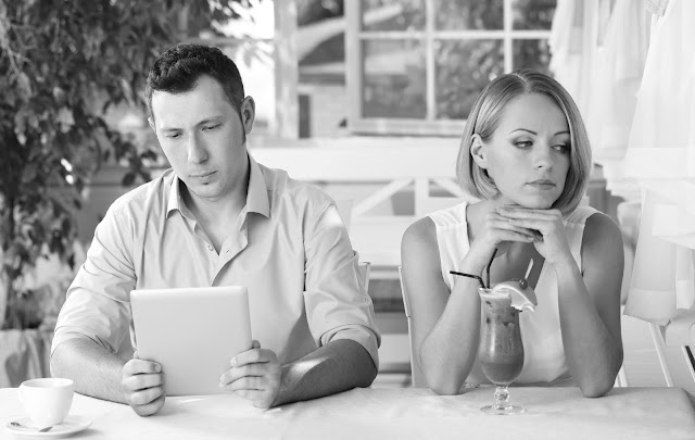 Segera Cermati! Inilah Alasan Mengapa Cewek yang Naksir Kamu Kadang Malah Menjauh Segera Cermati! Inilah Alasan Mengapa Cewek yang Naksir Kamu Kadang Malah Menjauh