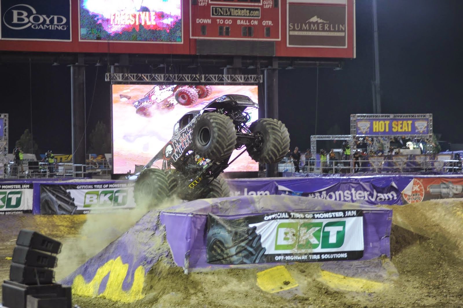 Corriere del Web TAPPE IN EUROPA PER LO SHOW MONSTER JAM. BKT SPONSOR