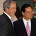 Lần “phá rào” an ninh của tổng thống Bush khi thăm Việt Nam