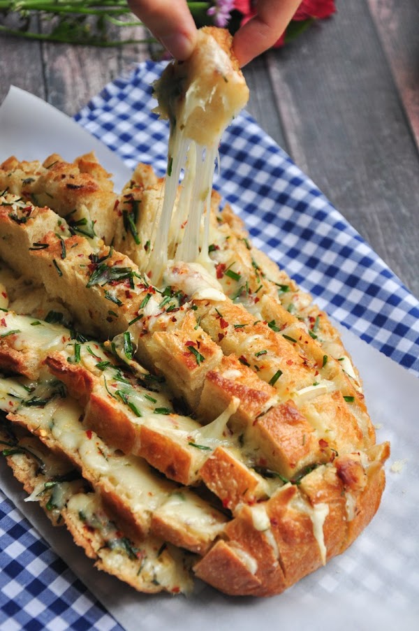 Garlic Pull-Apart Bread Recipe Garlic Pull-Apart Bread Recipe
